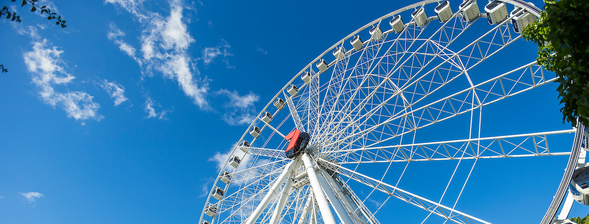 사우스뱅크 스카이 라인의 랜드마크인 대관람차(The Wheel of Brisbane). 도시의 문화와 라이프 스타일 및 엔터테인먼트 구역 중심에서 브리즈번의 환상적인 360도 파노라마 사진을 볼 수 있다. (발췌=사우스뱅크 2017)